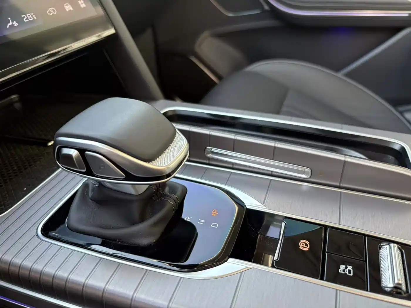 Hongqi HS7 PHEV 2024 2024 2.0T PHEV AWD Flagship 6-Seater