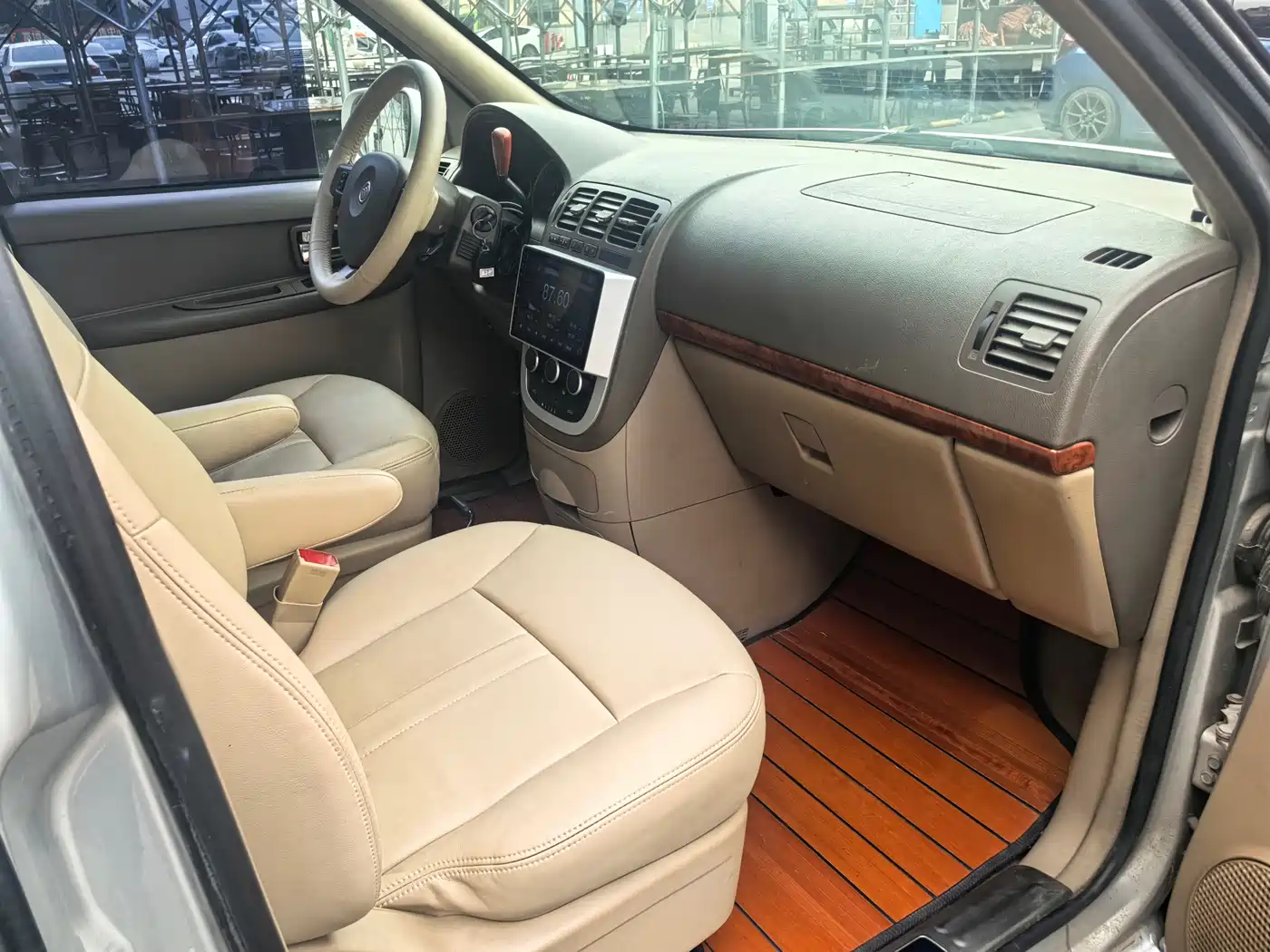 Buick GL8 2011 2.4L LT Executive Edition фото 15