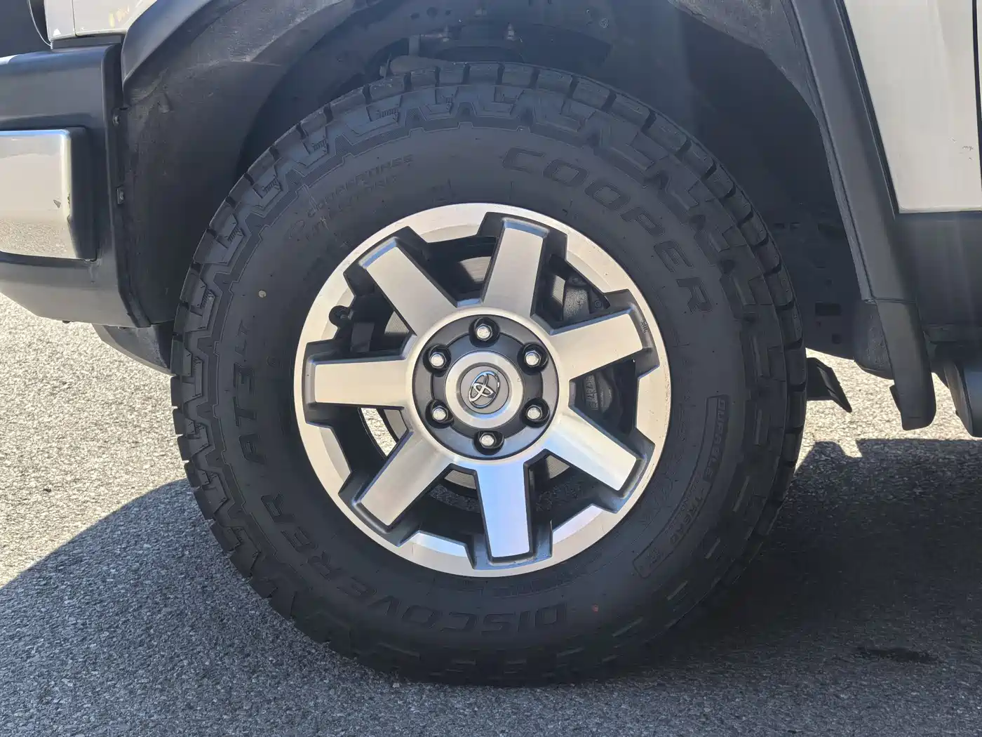 Toyota FJ Cruiser 2013 4.0L фото 8