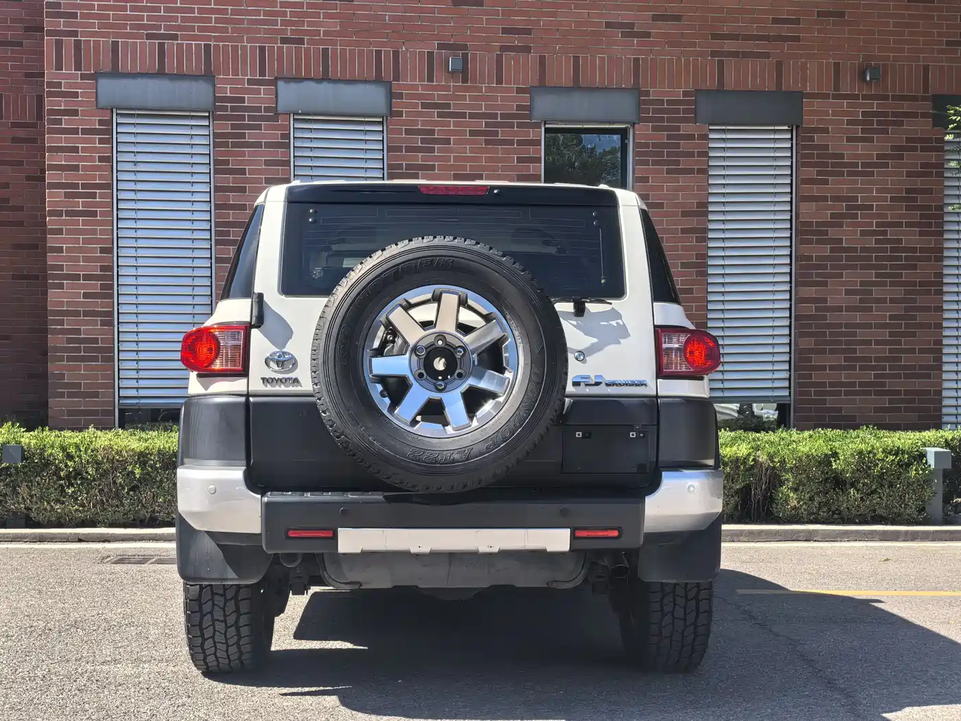 Toyota FJ Cruiser 2013 4.0L фото 4