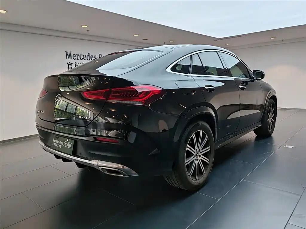 Mercedes-Benz GLE Coupe 2022 GLE 350 4MATIC Coupe SUV Fashion фото 3
