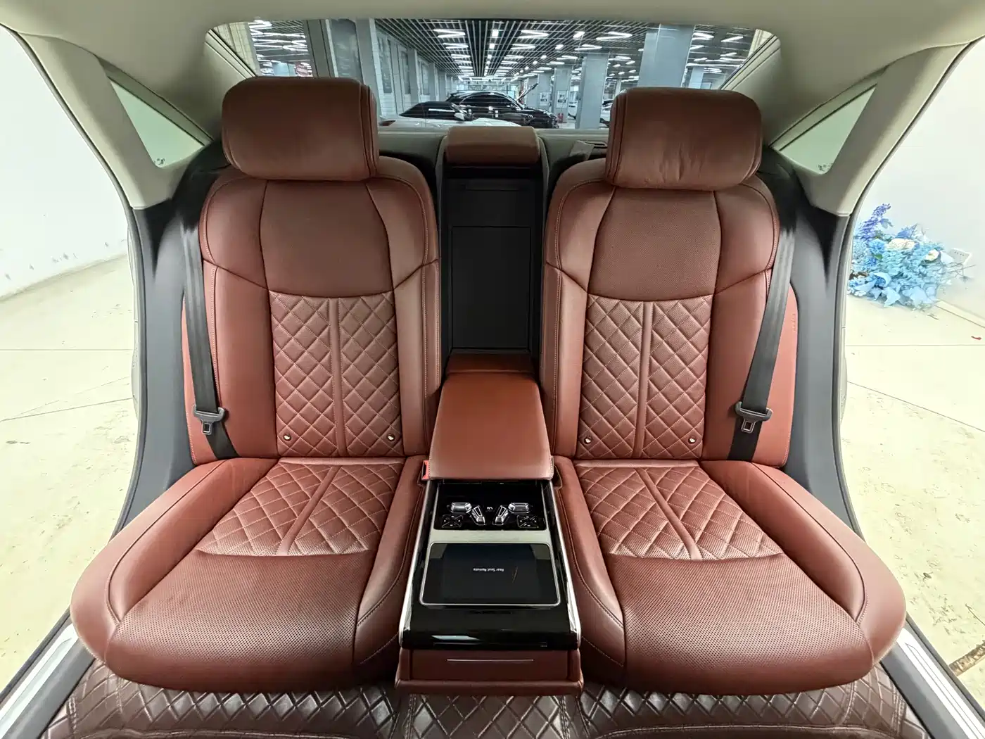 Audi A8 2023 A8L 50 TFSI quattro Exclusive фото 15
