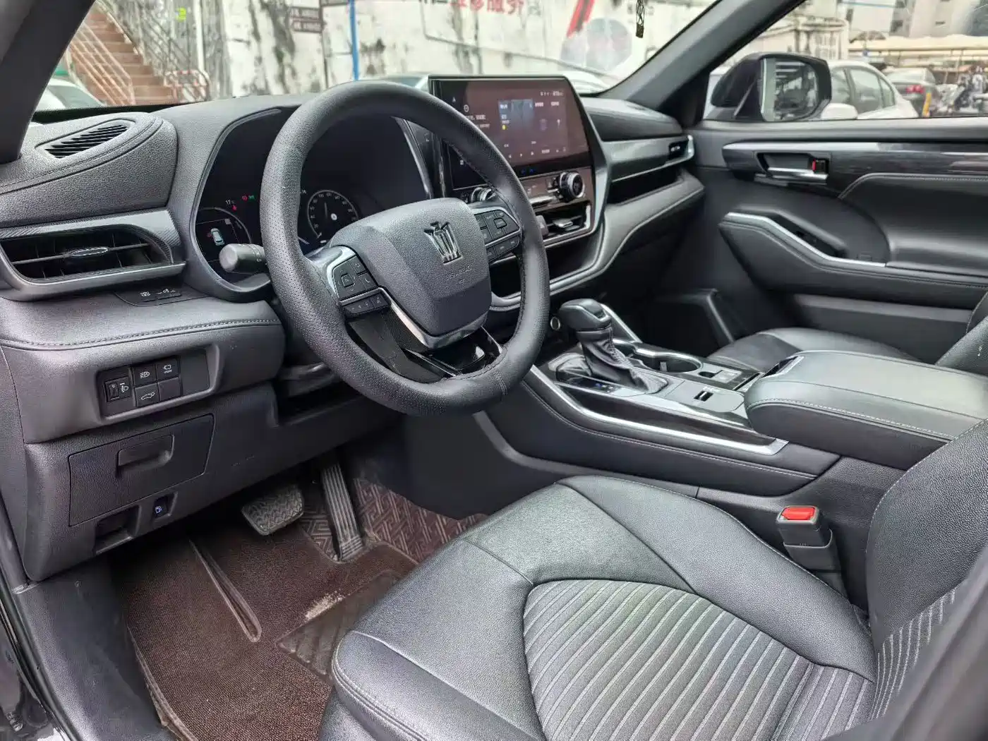 Toyota Crown Kluger 2022 2.5L HEV 4WD Premium Edition фото 4