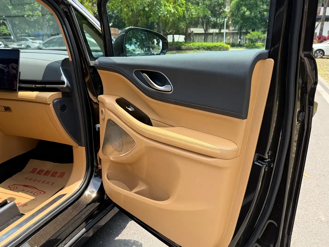 Voyah Auto Voyah Dreamer 2025 PHEV AWD Flagship Kunpeng Edition фото 20