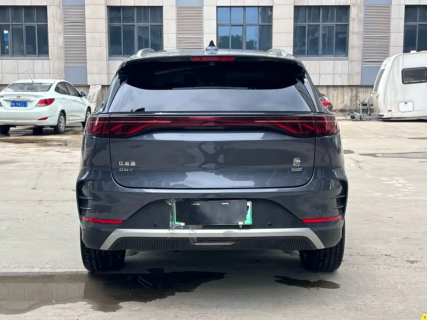 BYD Tang New Energy 2024 DM-i Glory Edition 112KM Deluxe фото 9