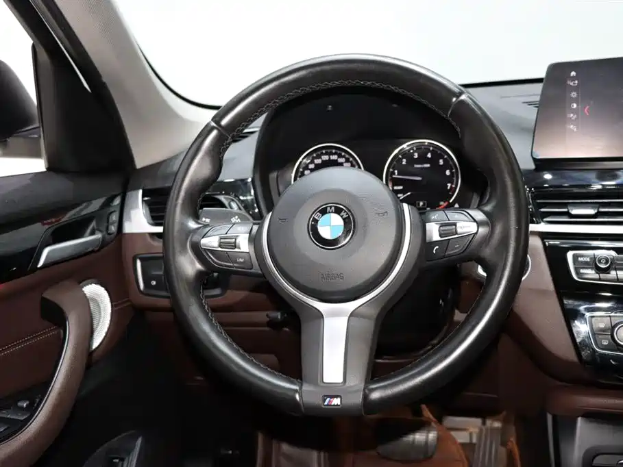 BMW X1 2021 sDrive25Li Leading фото 13