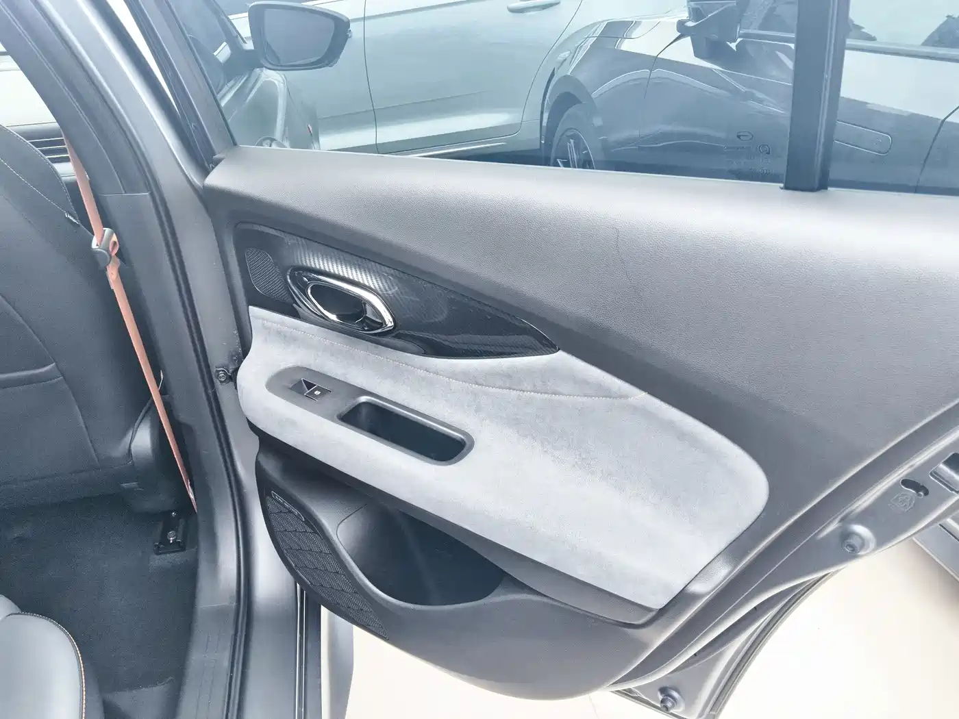 GAC Trumpchi Trumpchi Emkoo 2022 270T DCT J16 R-style Track Edition фото 10
