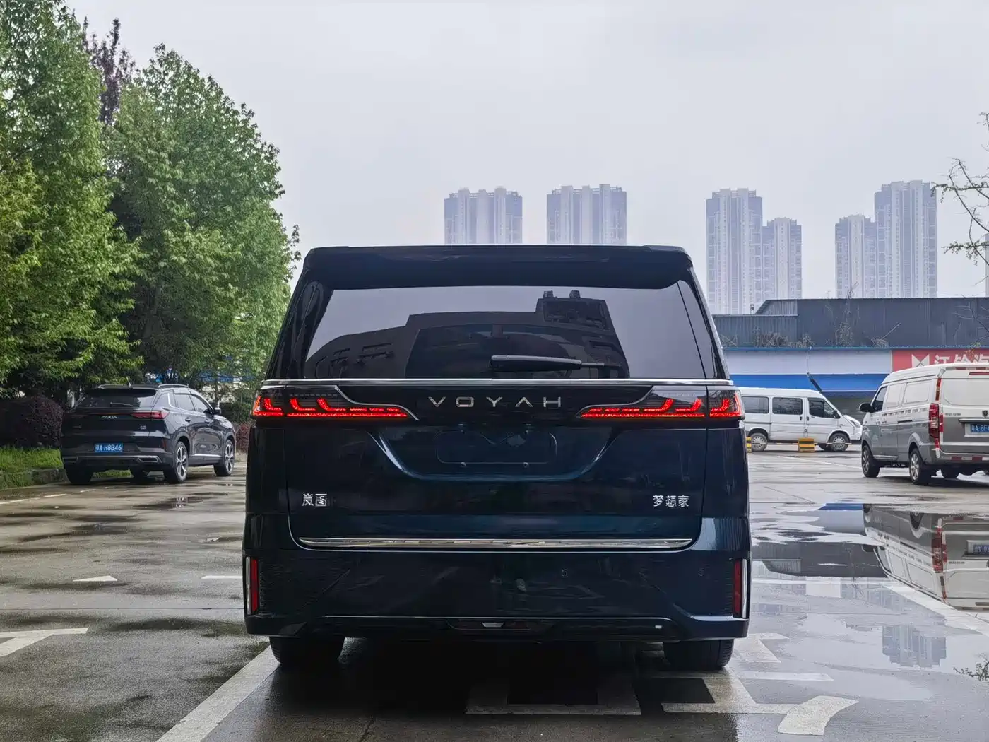 Voyah Auto Voyah Dreamer 2025 PHEV AWD Flagship Kunpeng Edition фото 16