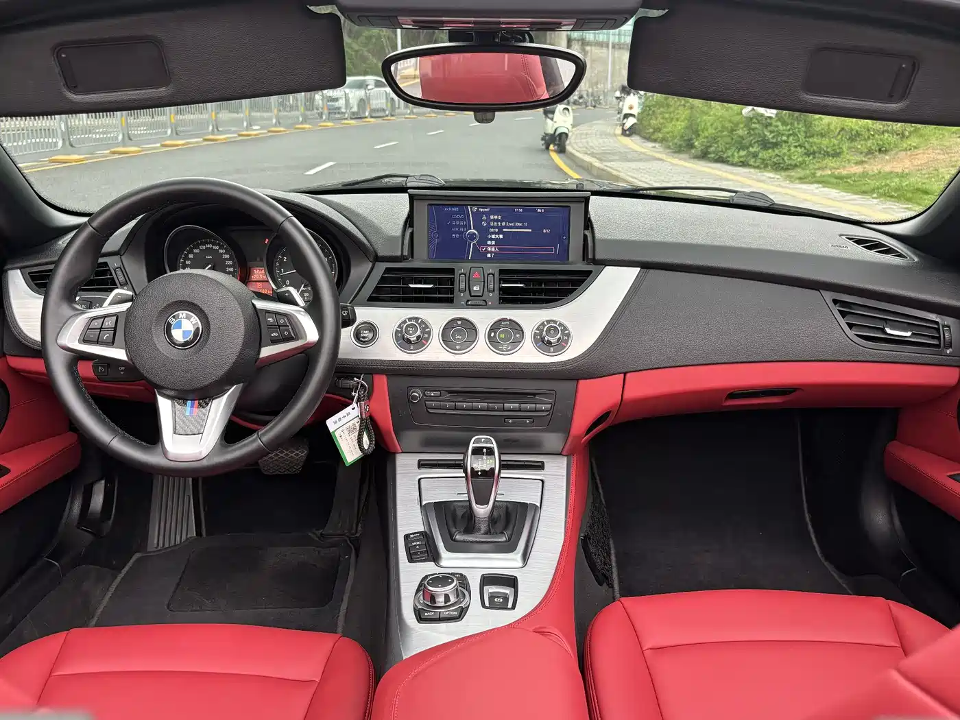 BMW Z4 2013 sDrive20i Leading фото 7
