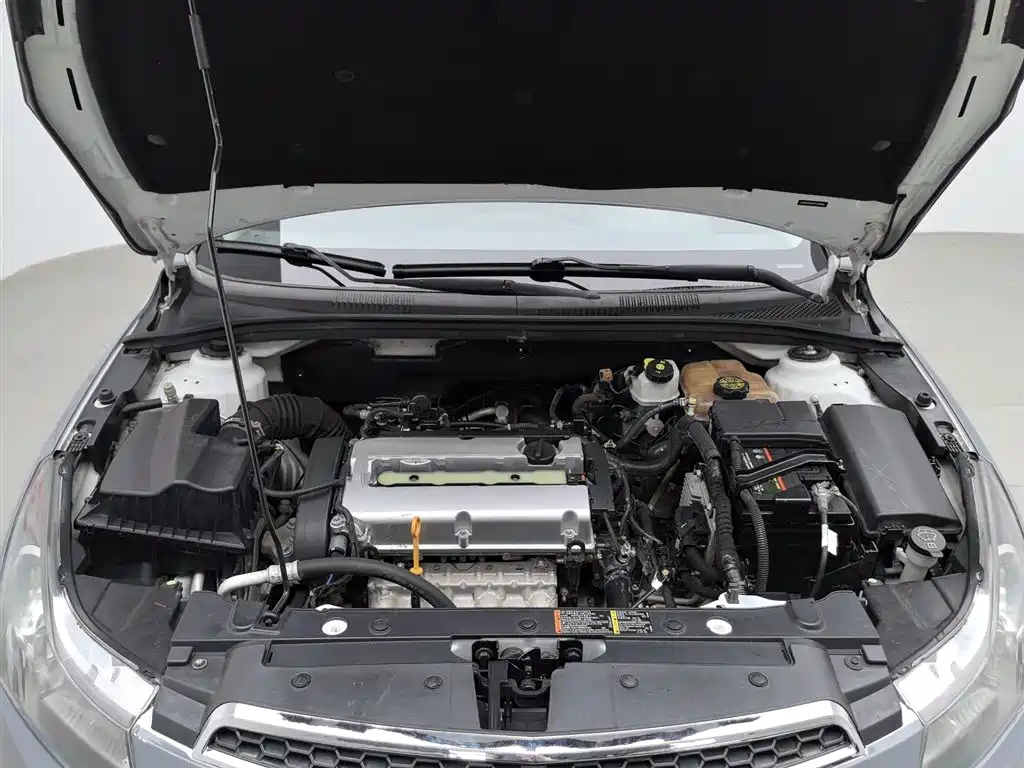 Chevrolet Cruze 2014 1.6L SL Million Commemorative Edition AT фото 6