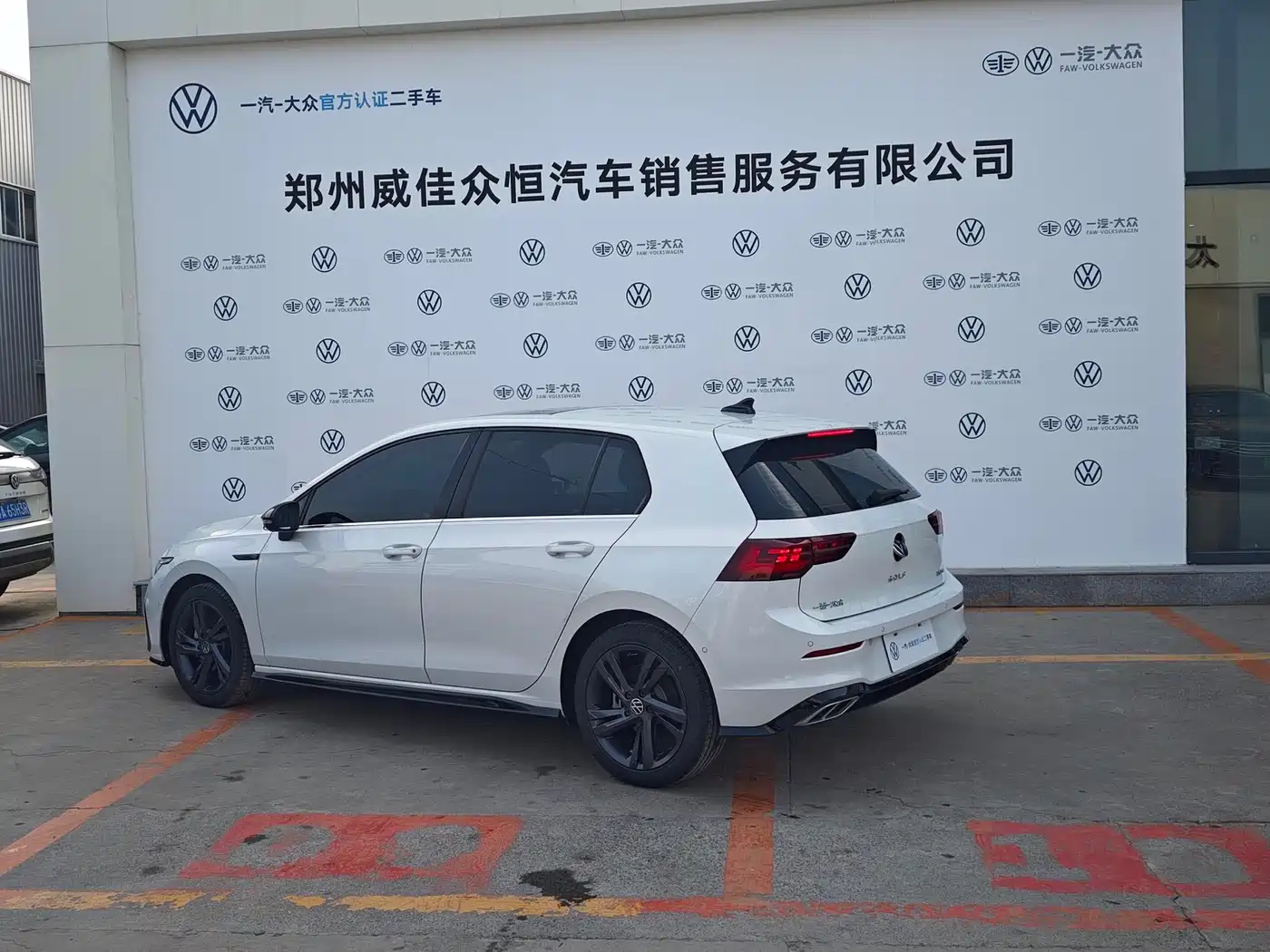 Volkswagen Golf 2023 280TSI DSG R-Line Lite фото 12
