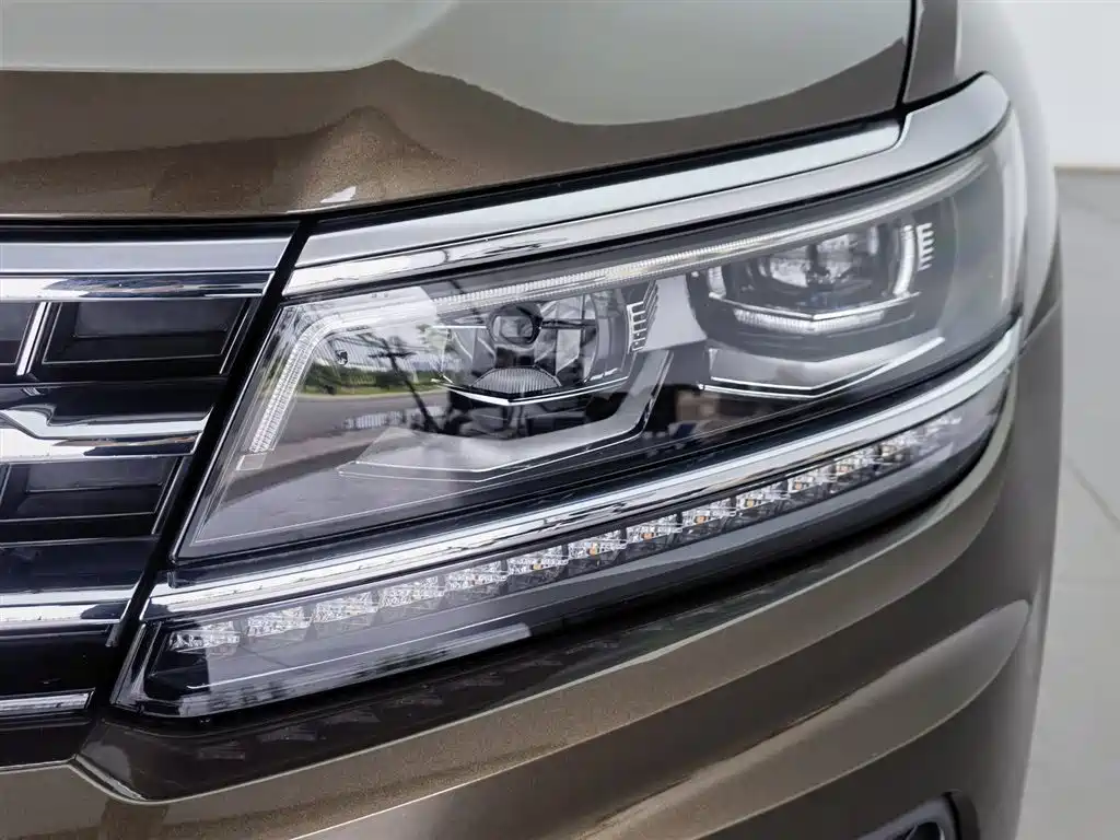 Volkswagen Tiguan L 2017 380TSI Automatic 4WD Ultimate Flagship Edition фото 7