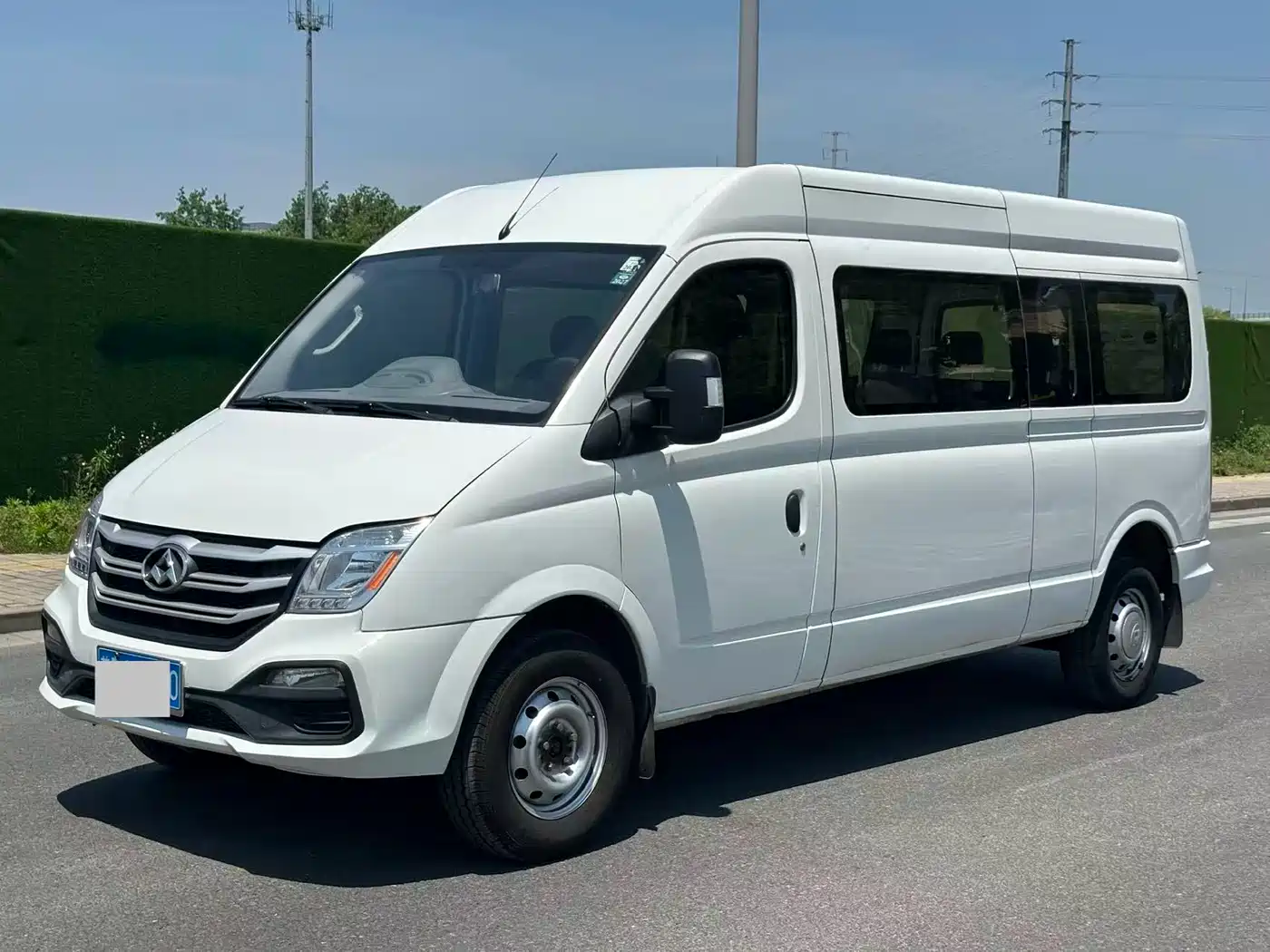 SAIC Maxus Xintu V80 2016 2.5T Manual Aoyun Tong China IV Long Wheelbase Medium Roof 7-seater