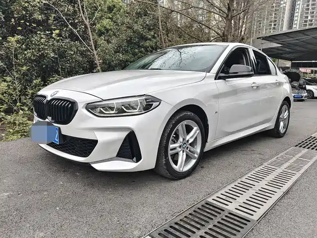 BMW 1 Series 2022 120i M Sport Shadow Edition