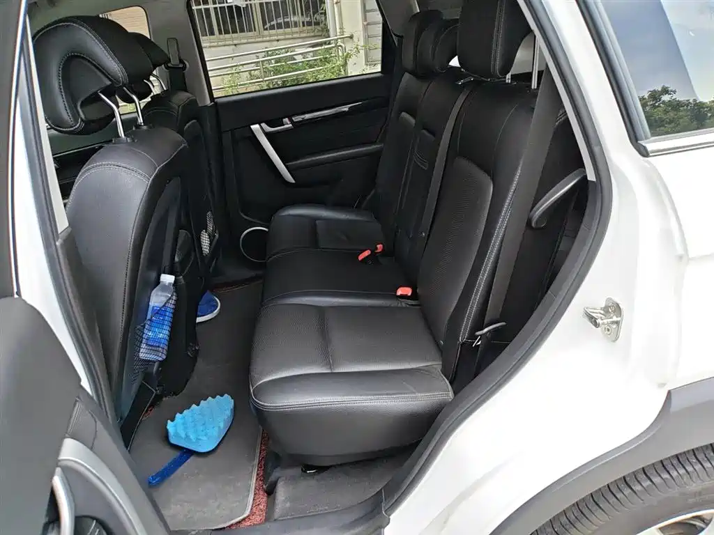 Chevrolet Captiva 2014 2.4L 2WD Urban 7-seater фото 15