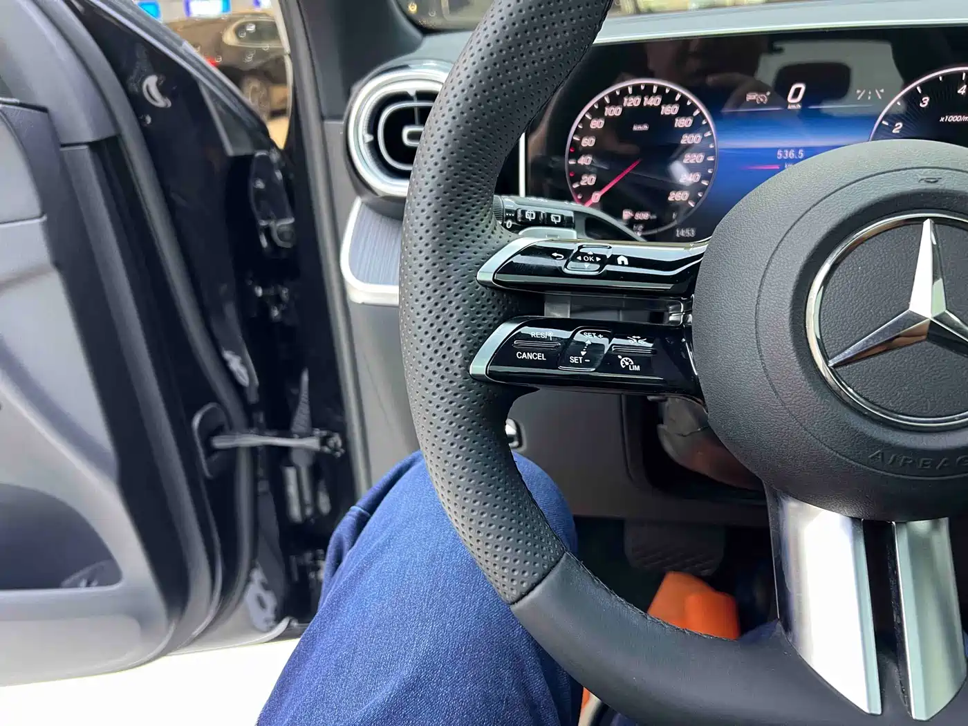 Mercedes-Benz GLC 2024 GLC 260 L 4MATIC Luxury 5-seater фото 9