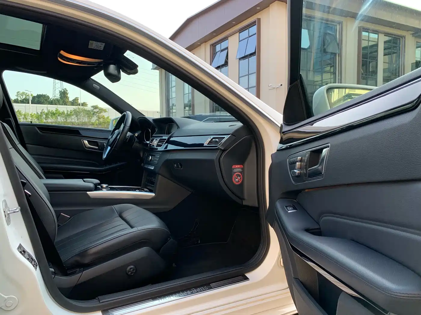 Mercedes-Benz E-Class 2015 Facelift E 260 L Sport фото 16