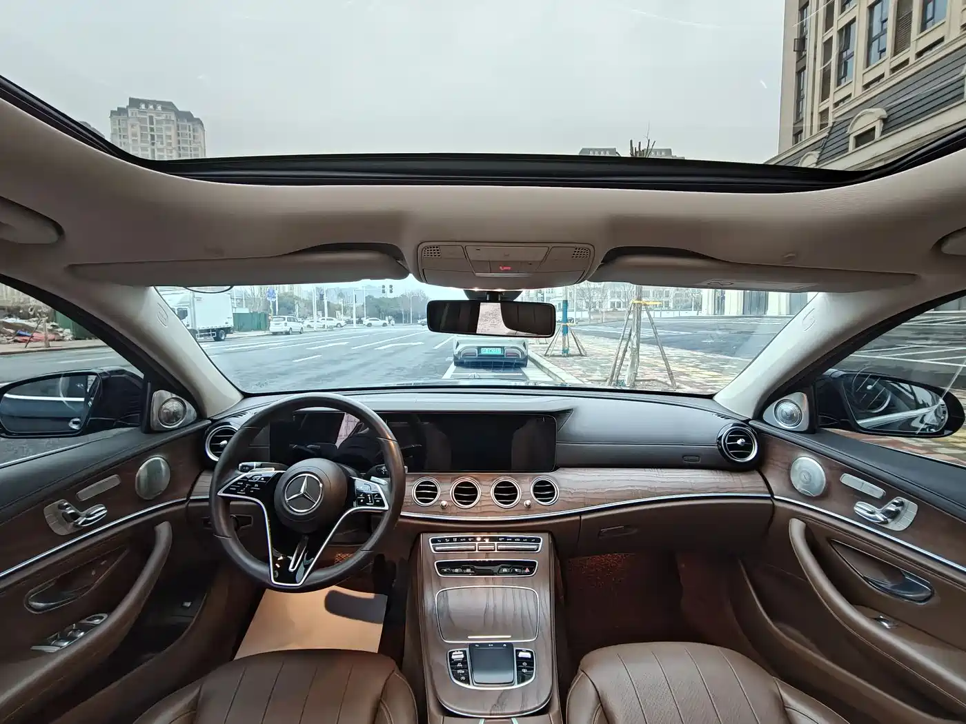 MERCEDES-BENZ E CLASS