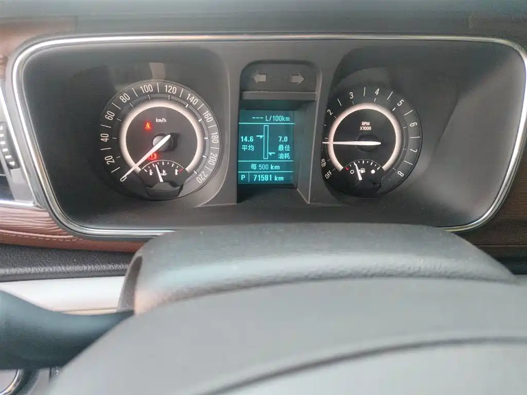 Buick GL8 2018 28T Premium Model China VI фото 5