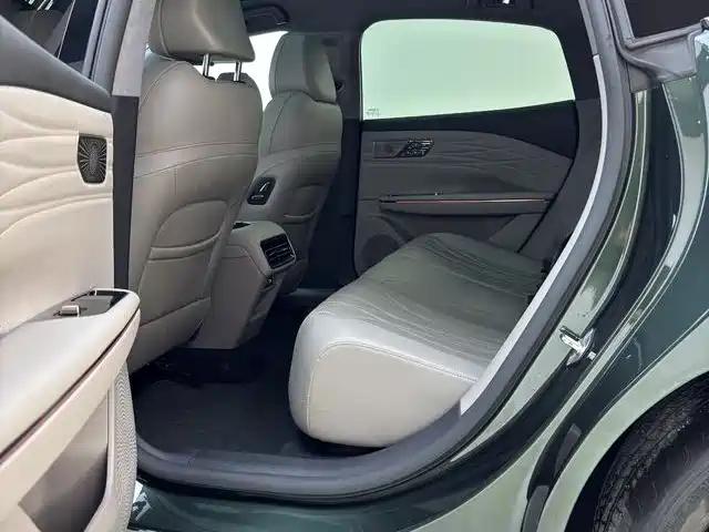 Geely Galaxy Galaxy Xingyao 8 2025 130km EM-P Starship Edition фото 14