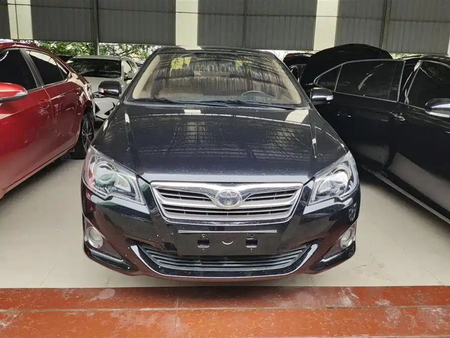 Toyota Corolla 2013 1.6L Automatic Luxury фото 2