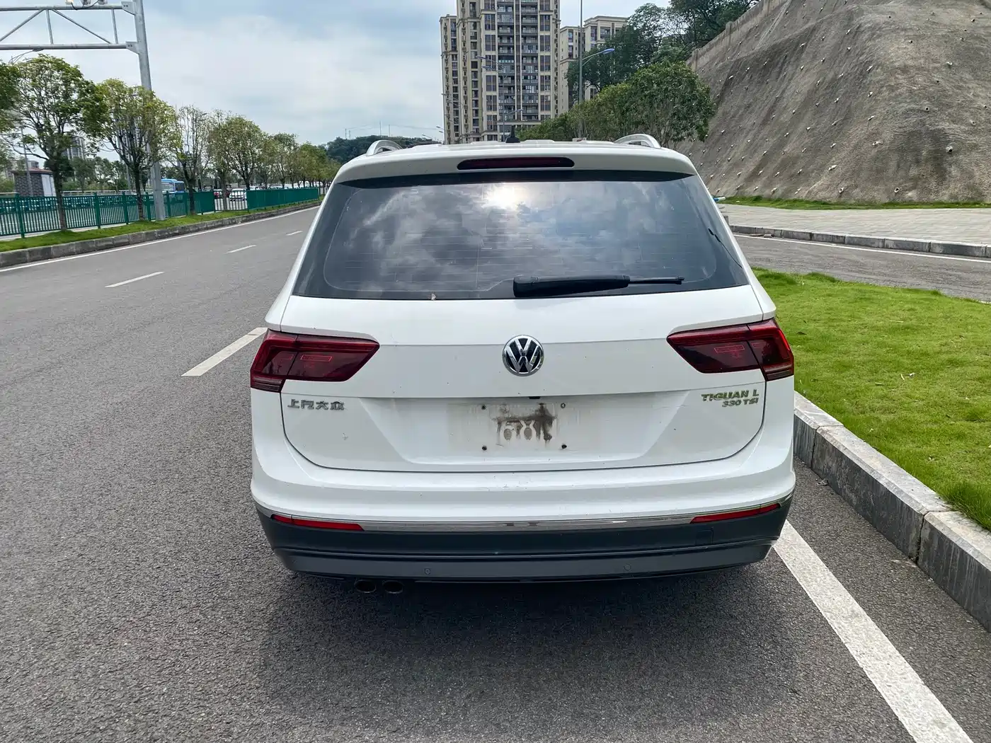 Фото 8 - Volkswagen Tiguan L