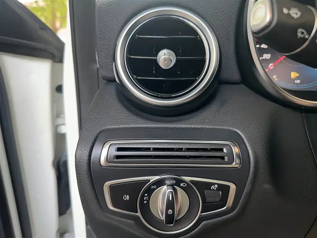 Mercedes-Benz C-Class 2019 Facelift C 260 L Sport фото 16
