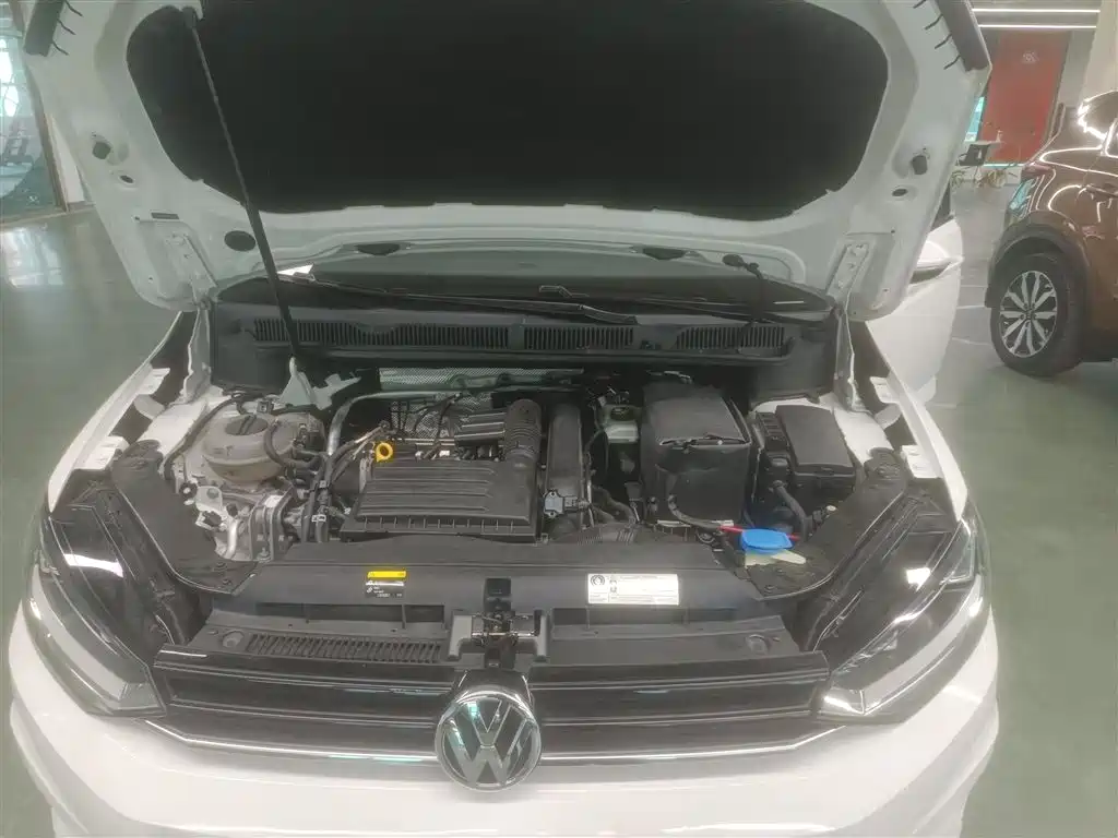Volkswagen Touran 2018 Touran L 280TSI DSG Trendline 7-seater China V фото 20