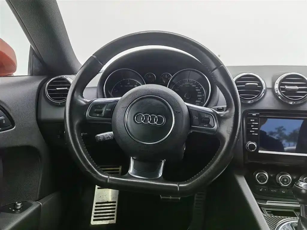 Audi TT 2011 TT Coupe 2.0TFSI фото 11