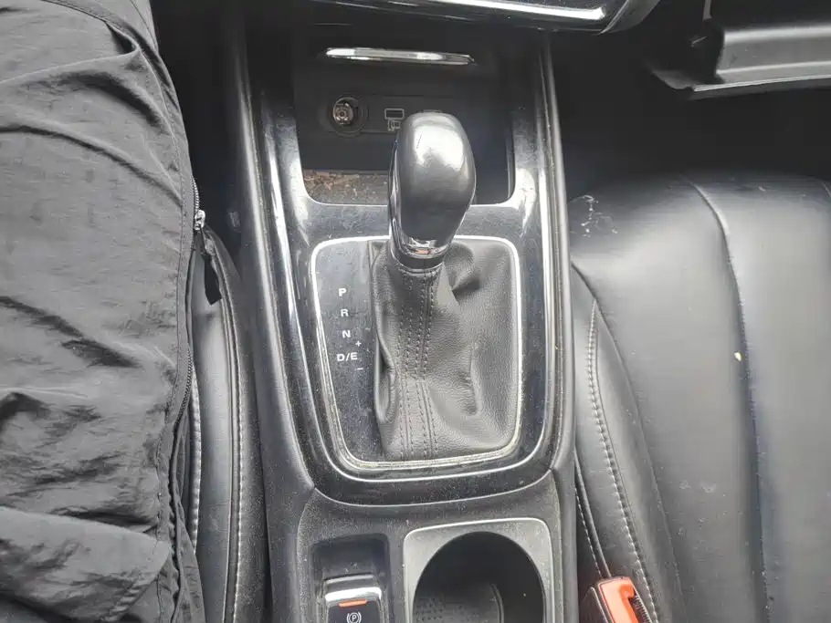 Photo 16 - Roewe i5