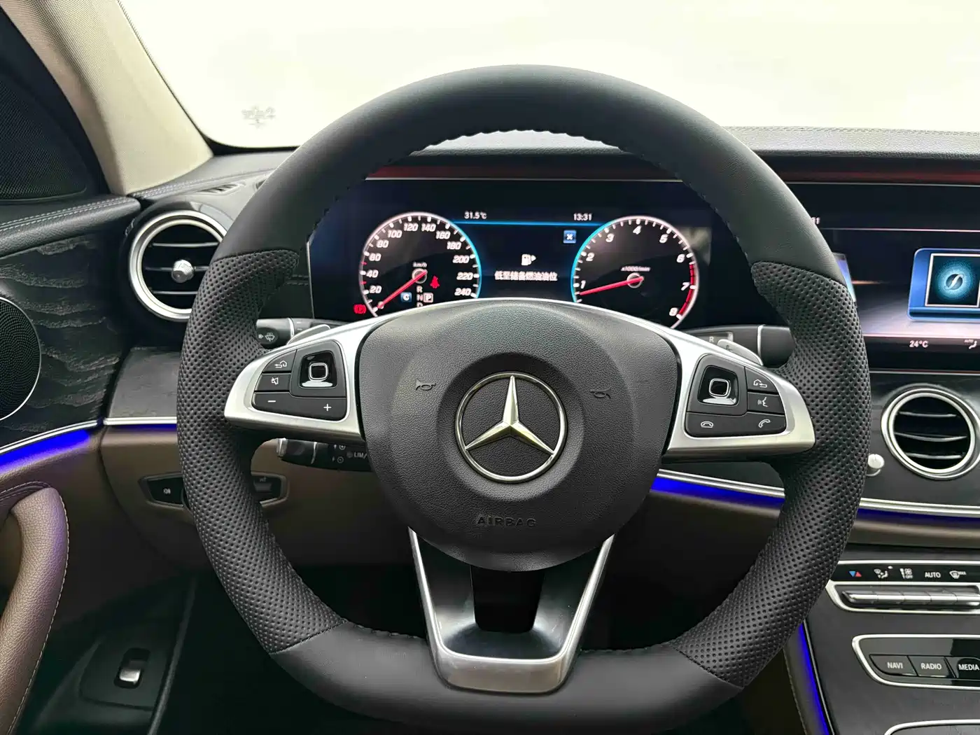 Mercedes-Benz E-Class 2018 Facelift E 200 L Sport фото 12