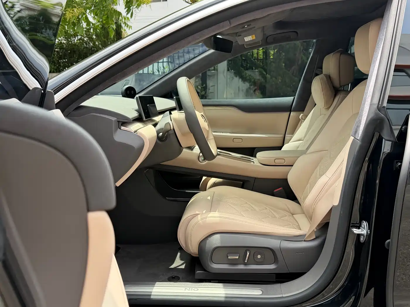 NIO ET7 2024 75kWh Executive Signature Edition фото 14