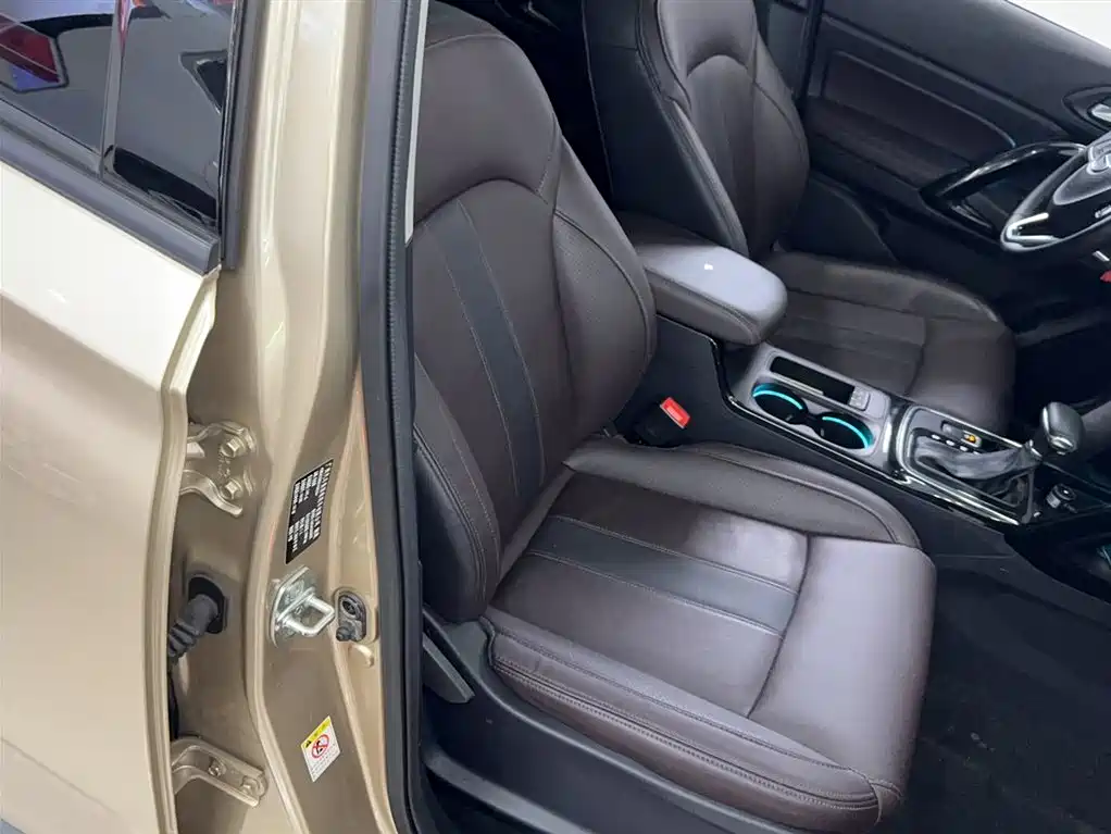 GAC Trumpchi Trumpchi GS4 2018 235T Auto 2WD Supreme Edition фото 7