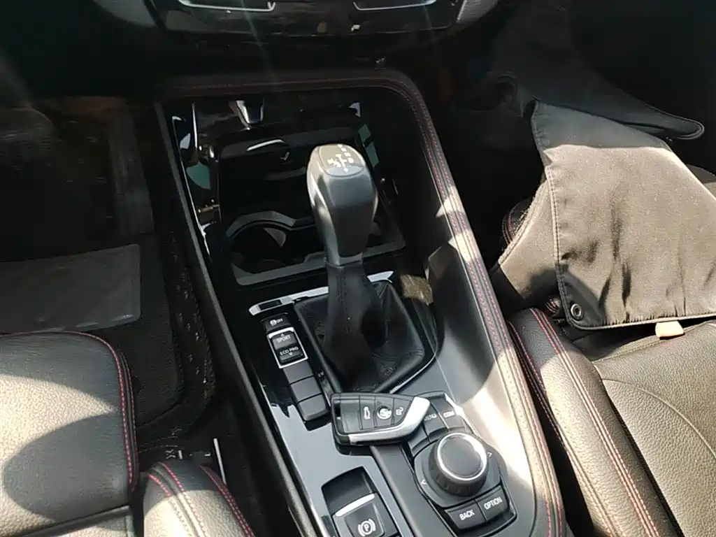 BMW X1 2018 sDrive18Li Premium Model фото 10