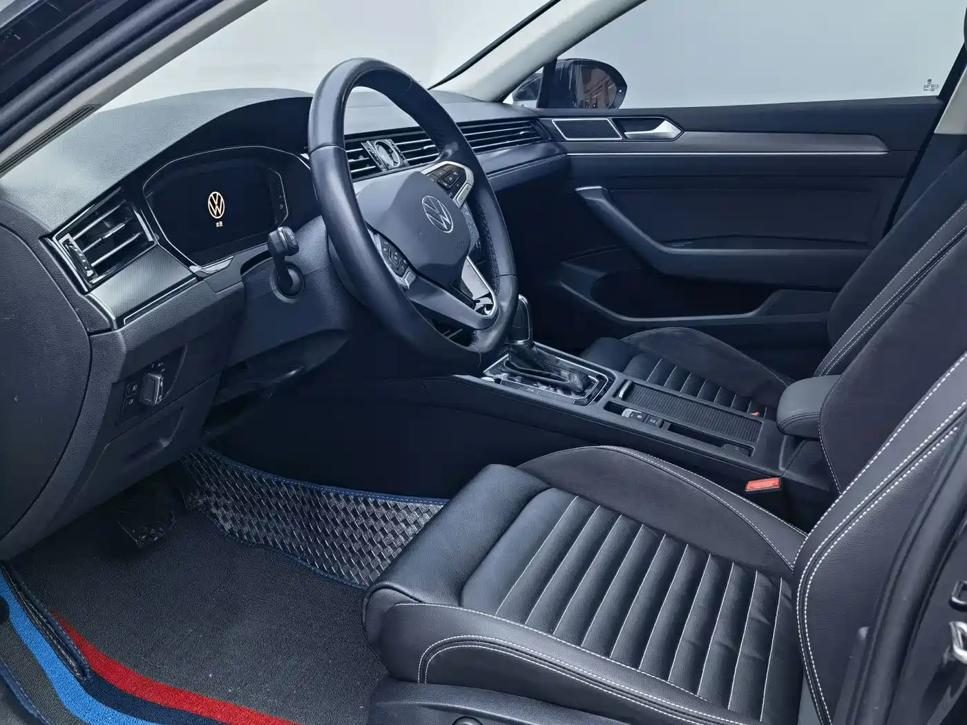 Volkswagen Magotan 2021 330TSI DSG 30th Anniversary Edition фото 7