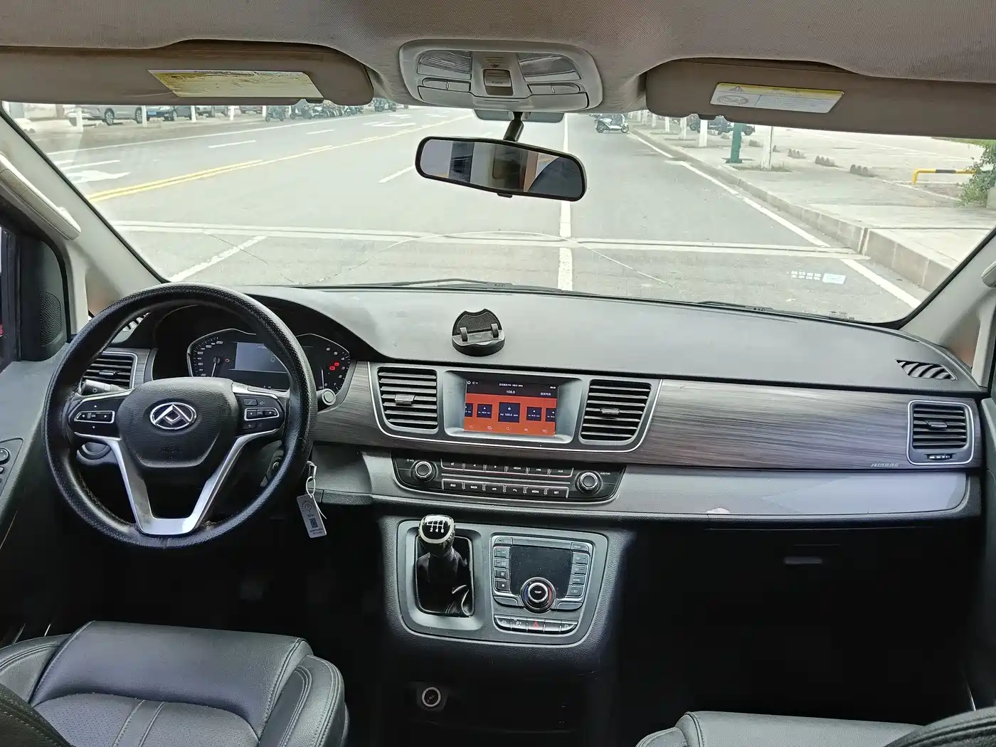 SAIC Maxus Maxus G10 2021 2.0T Manual Elite Edition Diesel 7-Seater фото 10