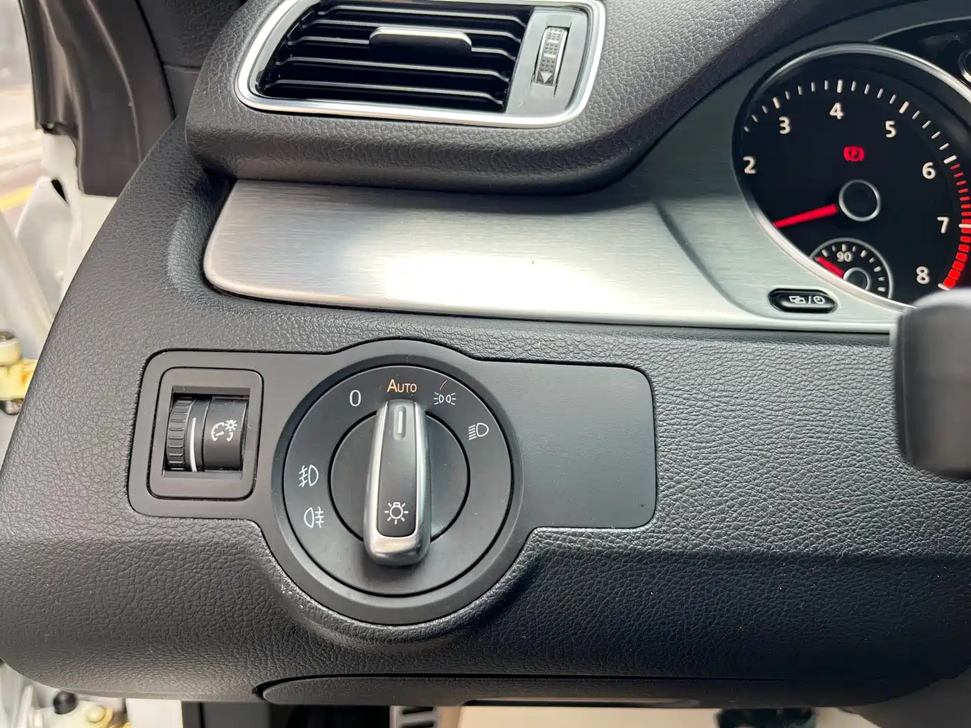 Volkswagen FAW-Volkswagen CC 2016 Model 1.8TSI Luxury фото 10