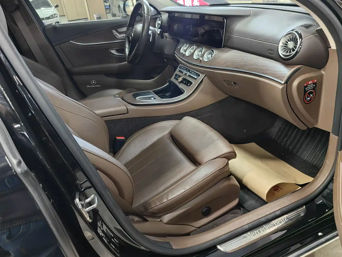 Mercedes-Benz E-Class 2022 E 260 L фото 7