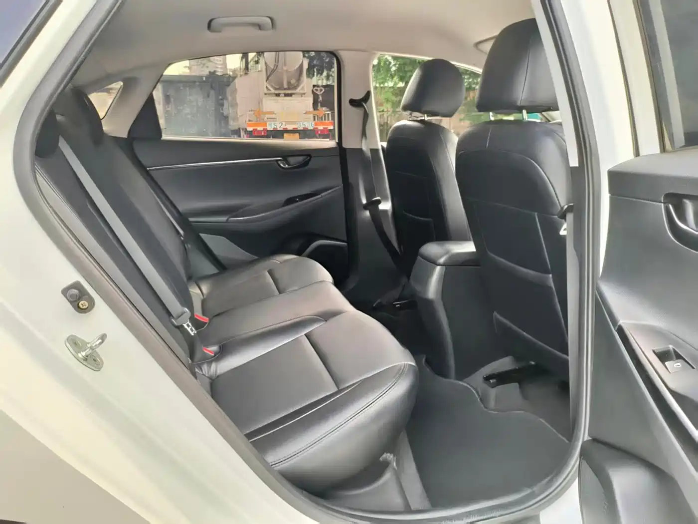 Hyundai Elantra 2020 1.6L Auto GL Pleasing Edition фото 12