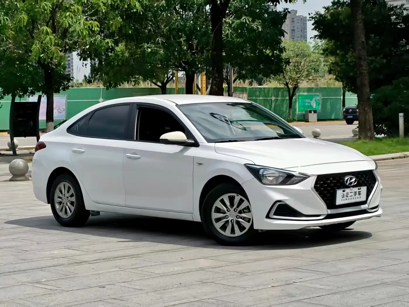 Hyundai Elantra 2020 1.6L Auto GL Pleasing Edition фото 3