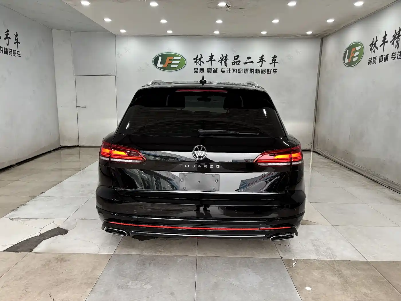 VOLKSWAGEN TOUAREG