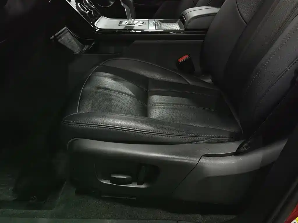 Land Rover Range Rover Evoque 2020 249PS Youth Edition фото 20