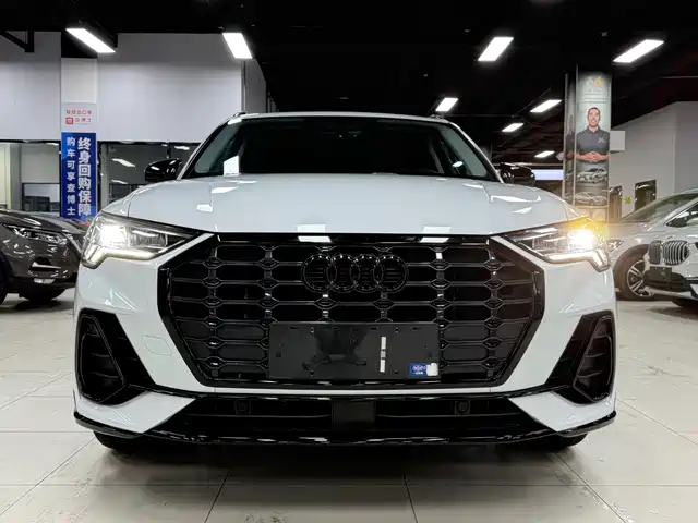 Audi Q3 2022 35 TFSI Fashion Dynamic — фото 3