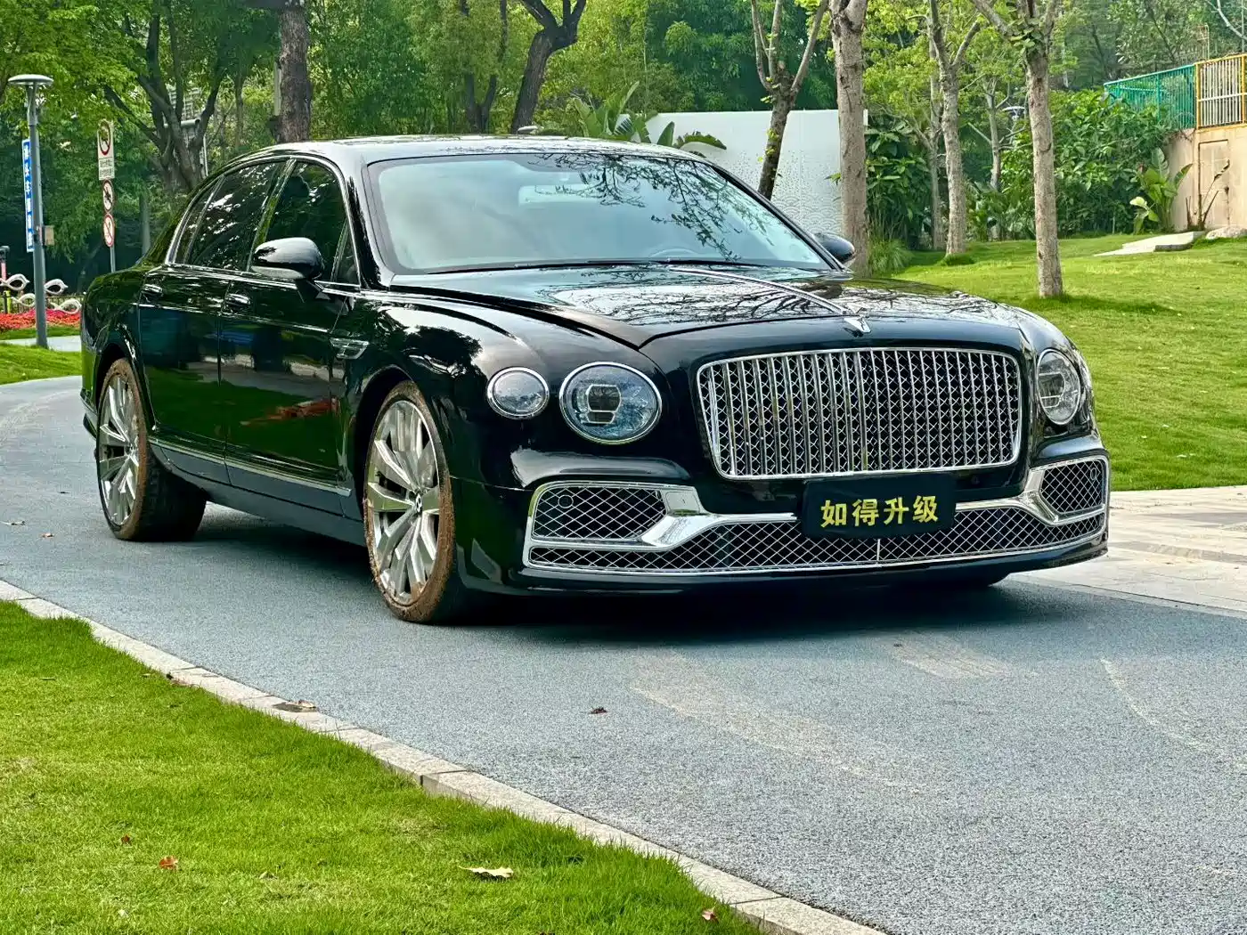 Bentley Flying Spur 2010 6.0T 5-seater Version фото 3