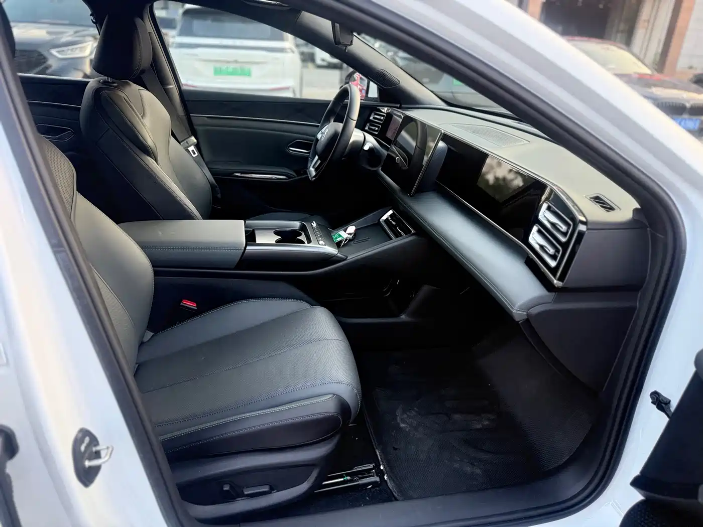 BYD Qin L 2026 2026 Model DM-i 210KM Superior Edition