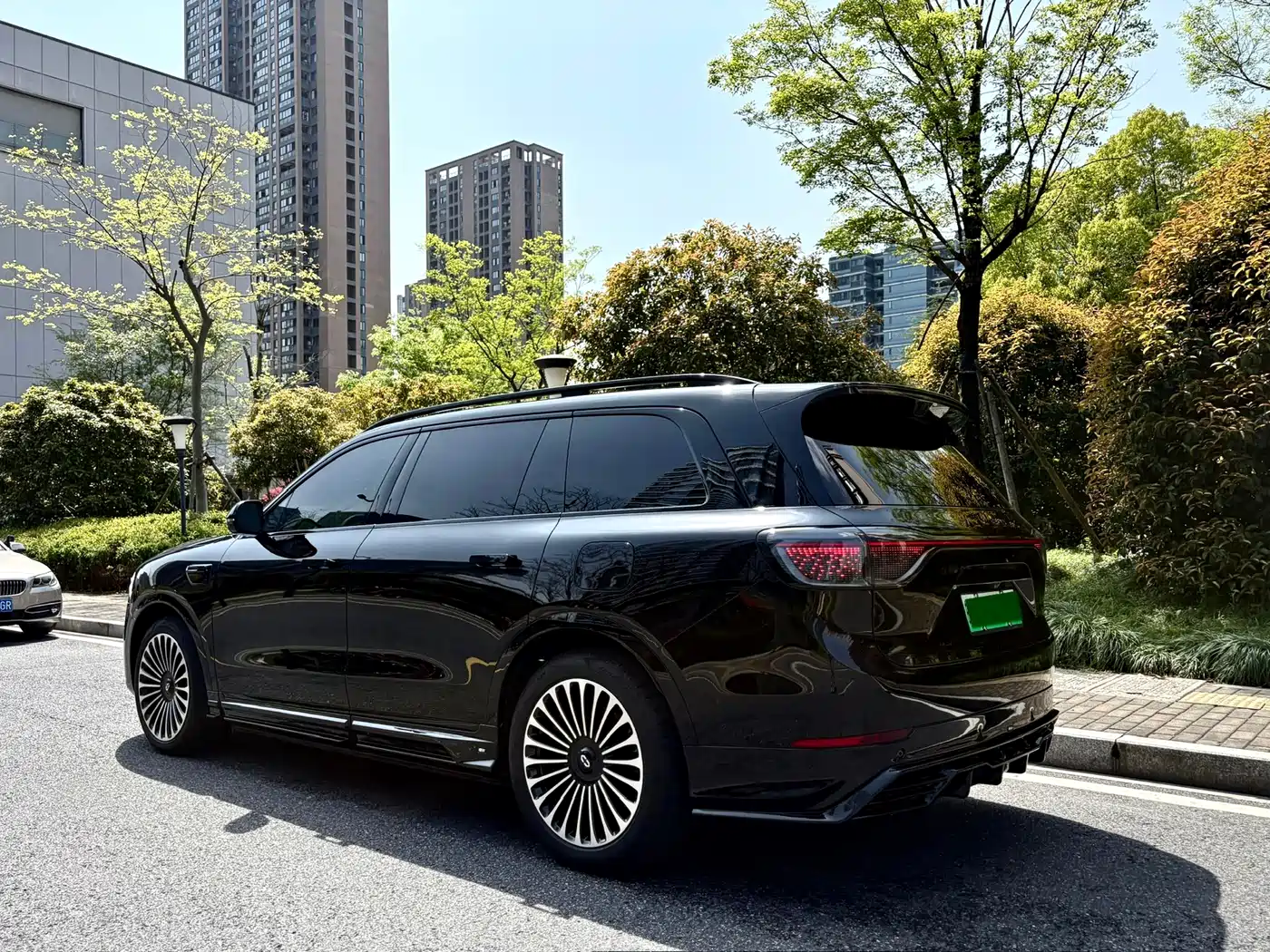 AITO Wenjie AITO M9 2025 Extended Range Ultra 52kWh 6-Seater фото 5