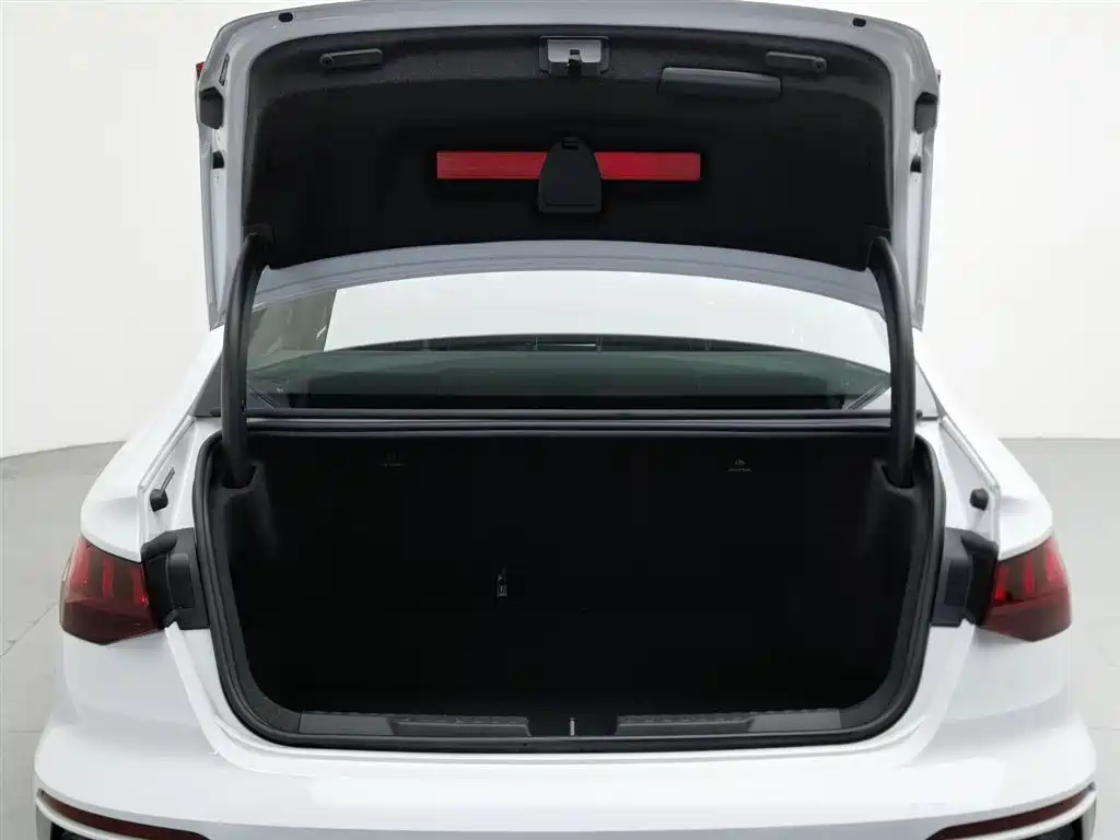 Audi A3 2024 Model A3L Limousine 35 TFSI Fashion Sport фото 16