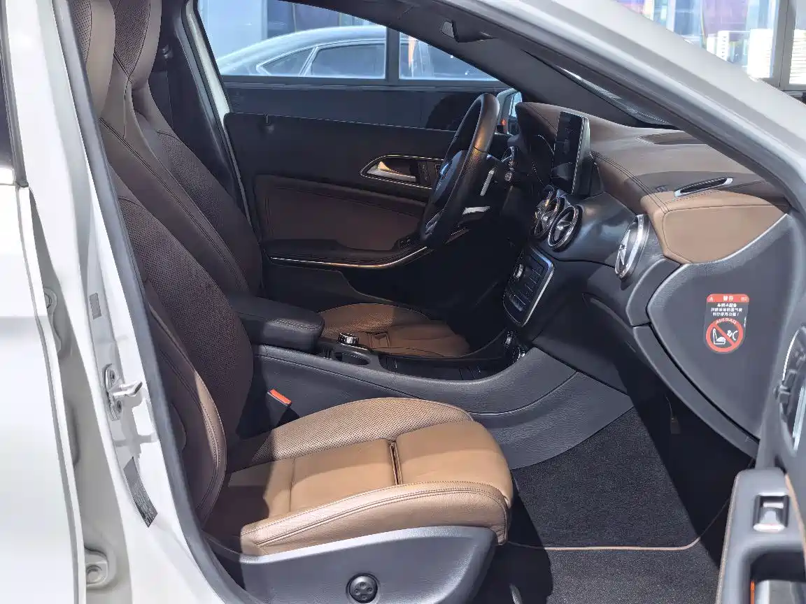 Mercedes-Benz GLA 2016 GLA 260 4MATIC Sport фото 9