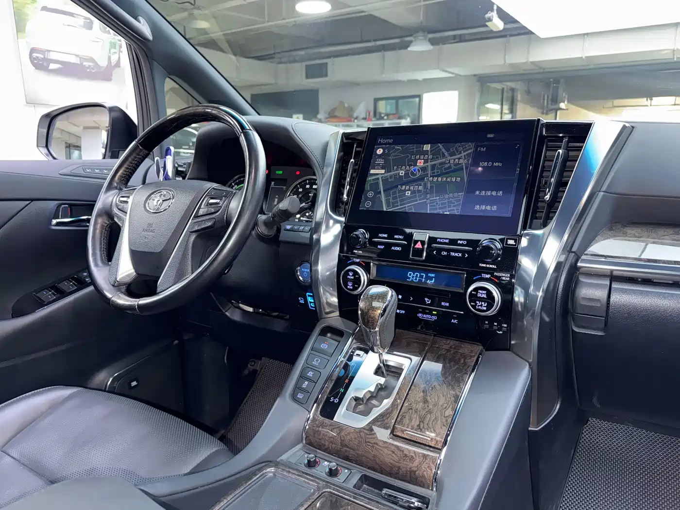 Toyota Alphard 2021 Hybrid 2.5L Premium фото 21