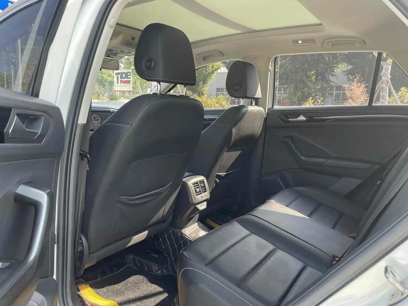Volkswagen T-ROC 2022 280TSI DSG 2WD Comfort PLUS фото 8
